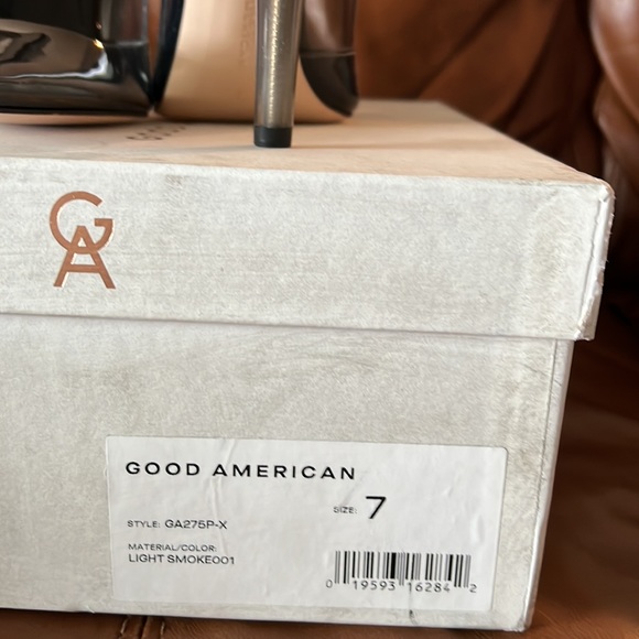 Brand New Good American by Khloe Kardashian, Black Cinderella pumps, size 7. - Picture 10 of 10